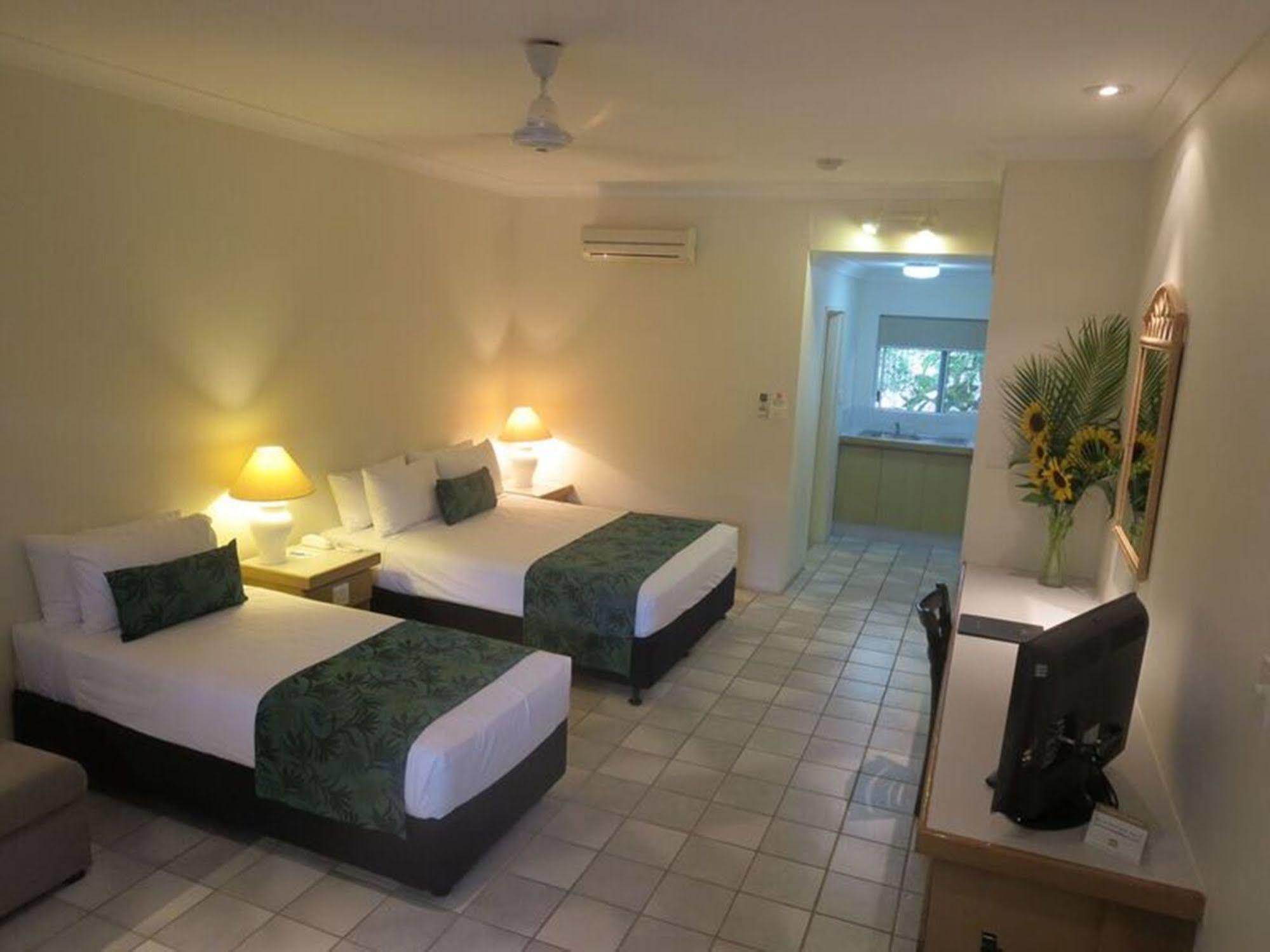 Lazy Lizard Motor Inn Port Douglas Ngoại thất bức ảnh