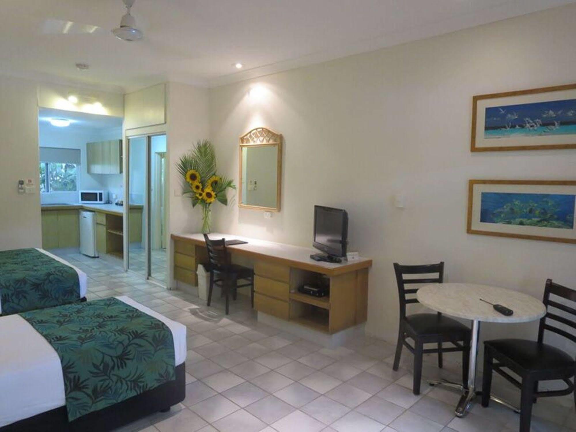 Lazy Lizard Motor Inn Port Douglas Ngoại thất bức ảnh